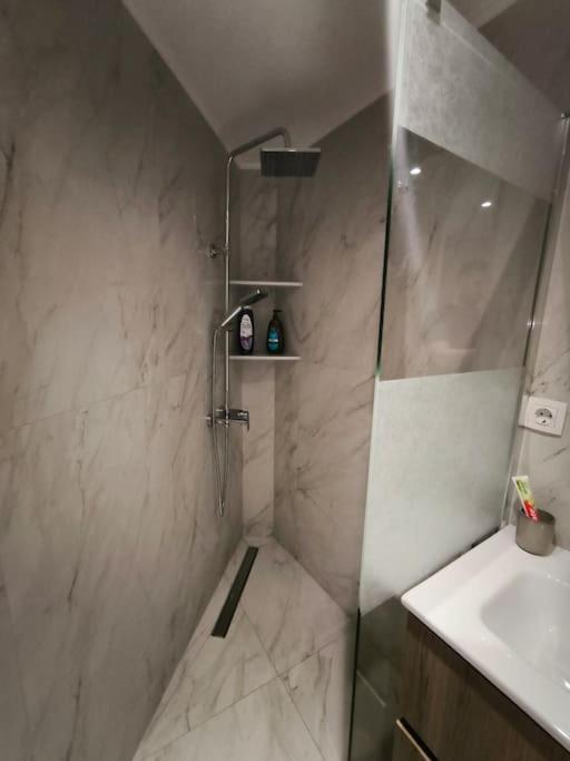 Floral Home 2 - 1St Floor Apt With Private Parking! Athens Exterior photo